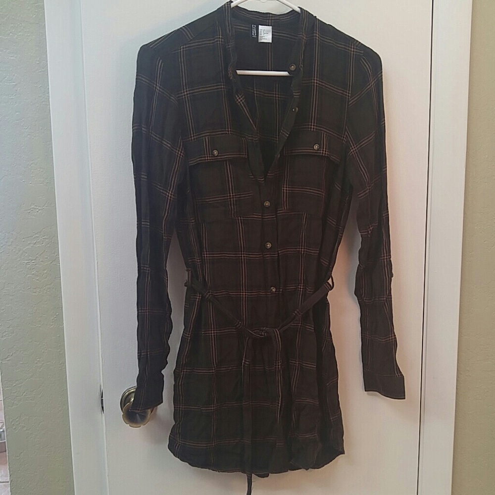 💜Dark green button down tunic